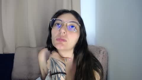 Snapshot of lessliee chatting on 27, 3, 2026 lessliee online show from 27, 3, 2026