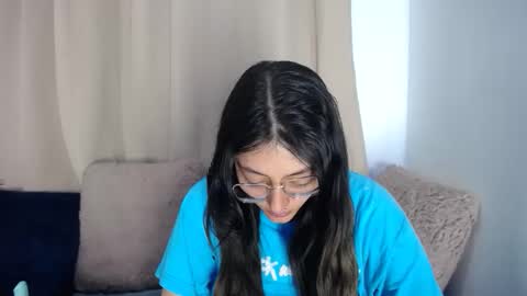 Snapshot of lessliee chatting on 29, 3, 2026 lessliee online show from 29, 3, 2026