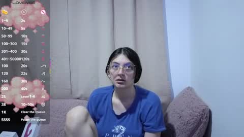 Snapshot of lessliee chatting on 6, 8, 2026 lessliee online show from 6, 8, 2026