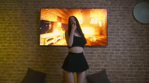 Snapshot of lessyluiz chatting on 10, 9, 2025 Hi my name is Lessy I am 18 years old. Im new here but I really like making new acquaintances online show from 10, 9, 2025