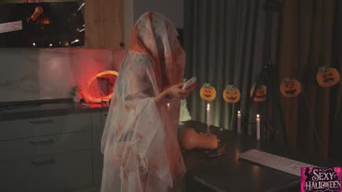 Snapshot of lessyluiz chatting on 30, 10, 2025 Hi my name is Lessy I am 18 years old. Im new here but I really like making new acquaintances online show from 30, 10, 2025