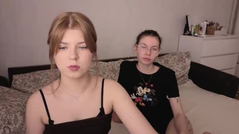 Snapshot of let_me_seee chatting on 6, 11, 2025 Fiona online show from 6, 11, 2025