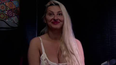 leticiareys online show from 20, 4, 2026