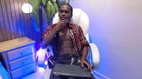 Snapshot of levi_mackie chatting on 4, 8, 2026 Levi Mackie online show from 4, 8, 2026