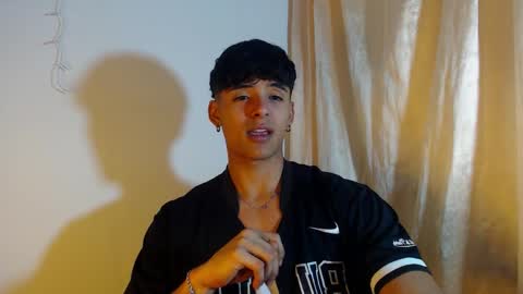 Snapshot of lewis_ly chatting on 15, 1, 2026 i am lewis ly EDUARDO MEMDOZA15 online show from 15, 1, 2026