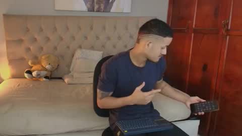 Snapshot of lewishamiltom chatting on 8, 3, 2026 lewis online show from 8, 3, 2026