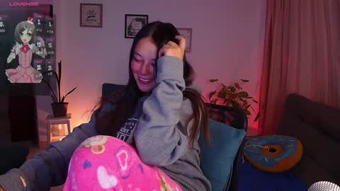 Snapshot of lexie_babe chatting on 28, 12, 2024 Lexie Thompson   8pm  0000am -5 online show from 28, 12, 2024