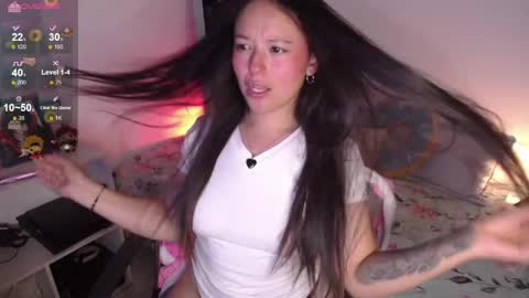 Snapshot of lexie_babe chatting on 29, 9, 2025 Lexie Thompson   8pm  0000am -5 online show from 29, 9, 2025