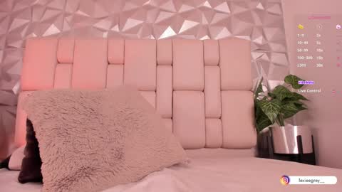 Lexie  online show from 27, 1, 2025