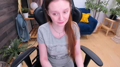 Snapshot of lexihoward chatting on 12, 3, 2025 Lexi online show from 12, 3, 2025