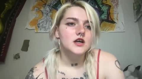 Snapshot of lexilexilune chatting on 30, 4, 2026 lexilexilune online show from 30, 4, 2026
