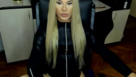 eva lexy you may call me Miss online show from 14, 9, 2025