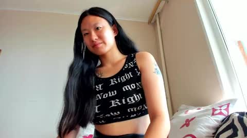 Snapshot of leyahanami chatting on 10, 6, 2026 Leya online show from 10, 6, 2026