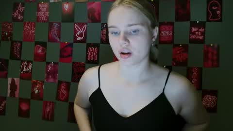 Snapshot of leyla_le chatting on 13, 9, 2025 Leyla online show from 13, 9, 2025