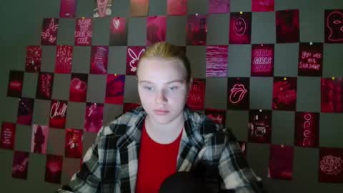 Snapshot of leyla_le chatting on 23, 9, 2025 Leyla online show from 23, 9, 2025