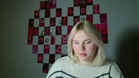 Snapshot of leyla_le chatting on 5, 11, 2025 Leyla online show from 5, 11, 2025