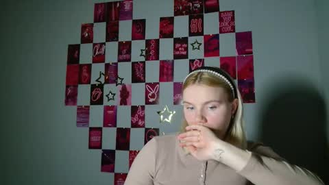 Snapshot of leyla_le chatting on 7, 11, 2025 Leyla online show from 7, 11, 2025