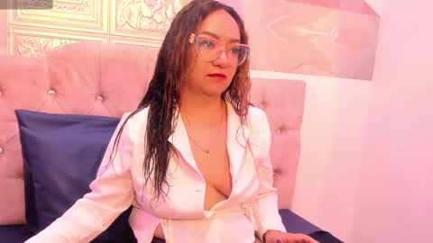 Leyla smithh online show from 16, 10, 2025