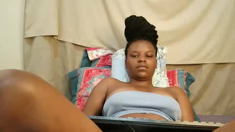 Snapshot of leylacuty13 chatting on 13, 3, 2026 leylacuty13 online show from 13, 3, 2026