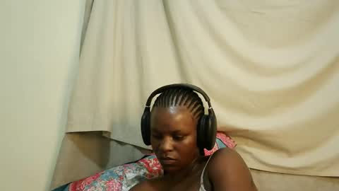 Snapshot of leylacuty13 chatting on 19, 3, 2026 leylacuty13 online show from 19, 3, 2026