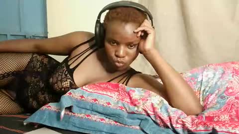 Snapshot of leylacuty13 chatting on 16, 4, 2026 leylacuty13 online show from 16, 4, 2026