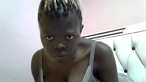 Snapshot of leylani69 chatting on 27, 2, 2025 laylani69 online show from 27, 2, 2025