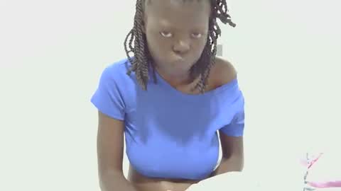 Snapshot of leylani69 chatting on 7, 6, 2026 laylani69 online show from 7, 6, 2026