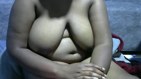 Snapshot of leylapleasure chatting on 4, 12, 2025 leylapleasure online show from 4, 12, 2025