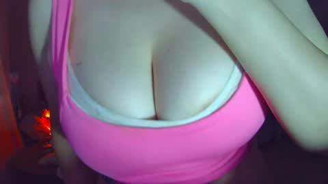 Snapshot of leysun7777 chatting on 2, 10, 2025 Leysun7 online show from 2, 10, 2025