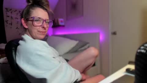 Hornystonerchick online show from 10, 3, 2025