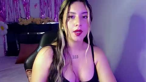 Snapshot of lia_14_ chatting on 13, 10, 2025 Lia online show from 13, 10, 2025