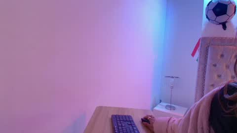 Lia  online show from 17, 7, 2026
