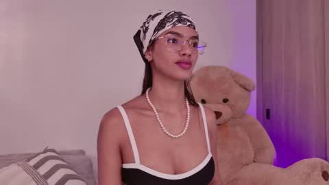 Snapshot of lia_girl2 chatting on 21, 4, 2026 Lia online show from 21, 4, 2026