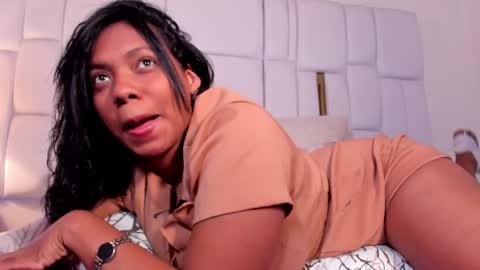 lia_mariana online show from 13, 2, 2025