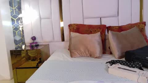 lia_mariana online show from 15, 10, 2025