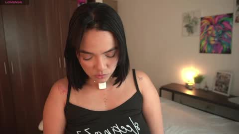 Snapshot of lia_russo_ chatting on 10, 4, 2026 Lia online show from 10, 4, 2026