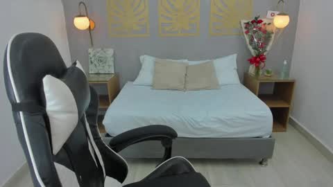 Lia  online show from 12, 3, 2025