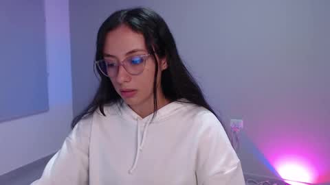 Snapshot of liaa_cute_ chatting on 7, 1, 2026 lia online show from 7, 1, 2026