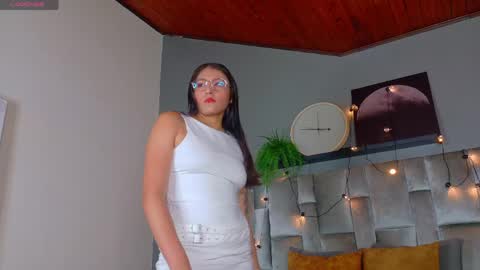 Snapshot of liaamoretti__ chatting on 18, 5, 2026 L I A online show from 18, 5, 2026