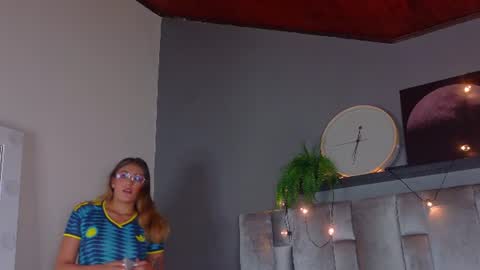 L I A   online show from 4, 7, 2026