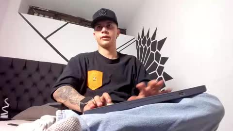 Liam Smith online show from 12, 9, 2025