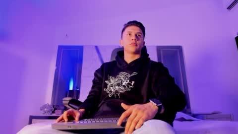 Liam Smith online show from 15, 9, 2025