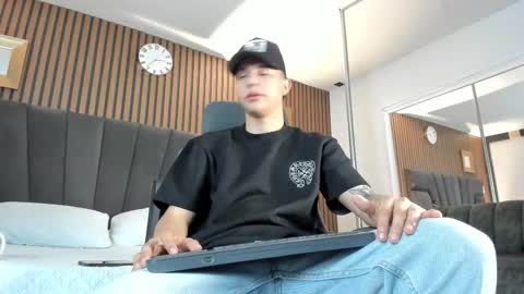 Liam Smith online show from 2, 10, 2025