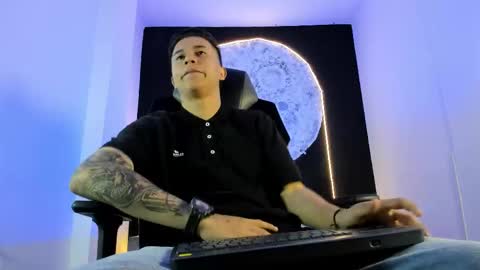 Liam Smith online show from 7, 11, 2025