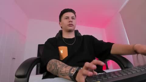 Liam Smith online show from 3, 12, 2025