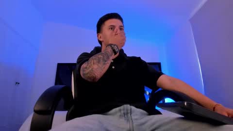 Liam Smith online show from 5, 12, 2025