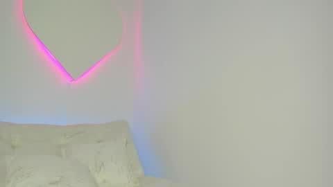 Snapshot of liacampbell__ chatting on 8, 5, 2026 La online show from 8, 5, 2026