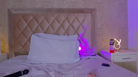 Snapshot of liaflowers chatting on 9, 2, 2025 Lia online show from 9, 2, 2025