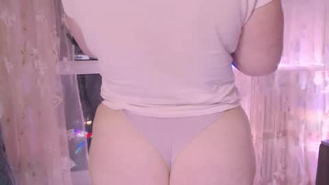 Snapshot of liahsofty chatting on 8, 12, 2024 miss Lia colection for travel online show from 8, 12, 2024