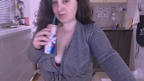 Snapshot of liahsofty chatting on 10, 10, 2025 miss Lia colection for travel online show from 10, 10, 2025